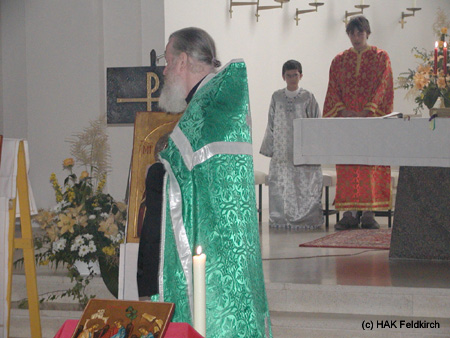 Priester und Ministranten